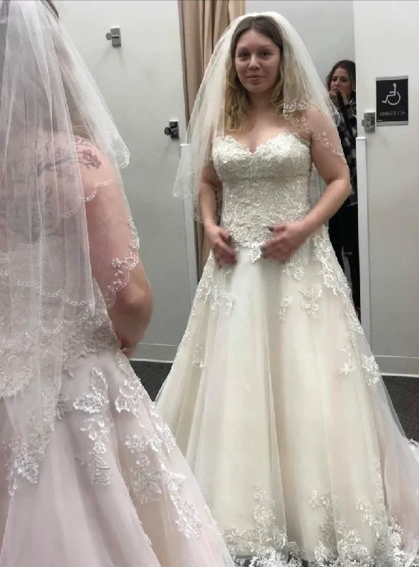 David's Bridal 7V3836