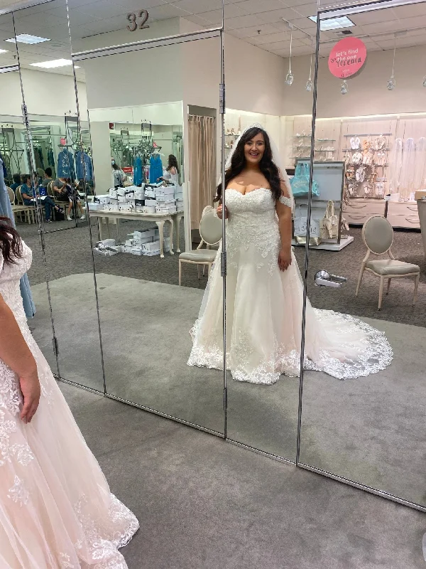 David's Bridal 9V3836