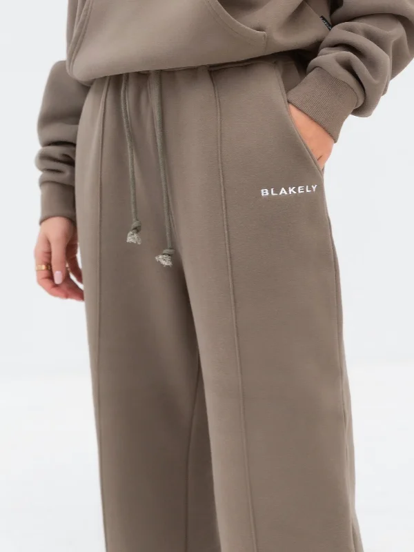 Everyday Wide Leg Sweatpants - Brown